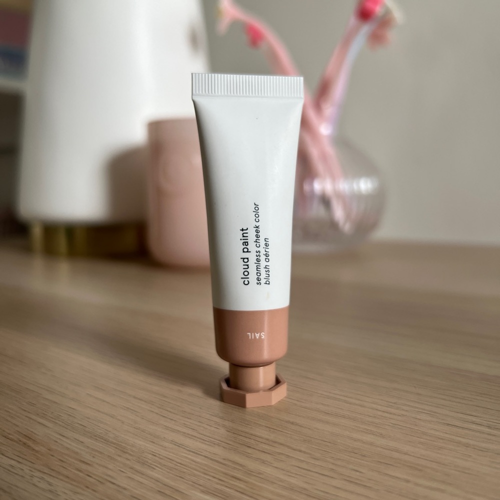 Glossier Cloud Paint in Sail